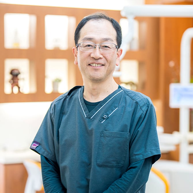 歯科医師 杉田宏志 写真